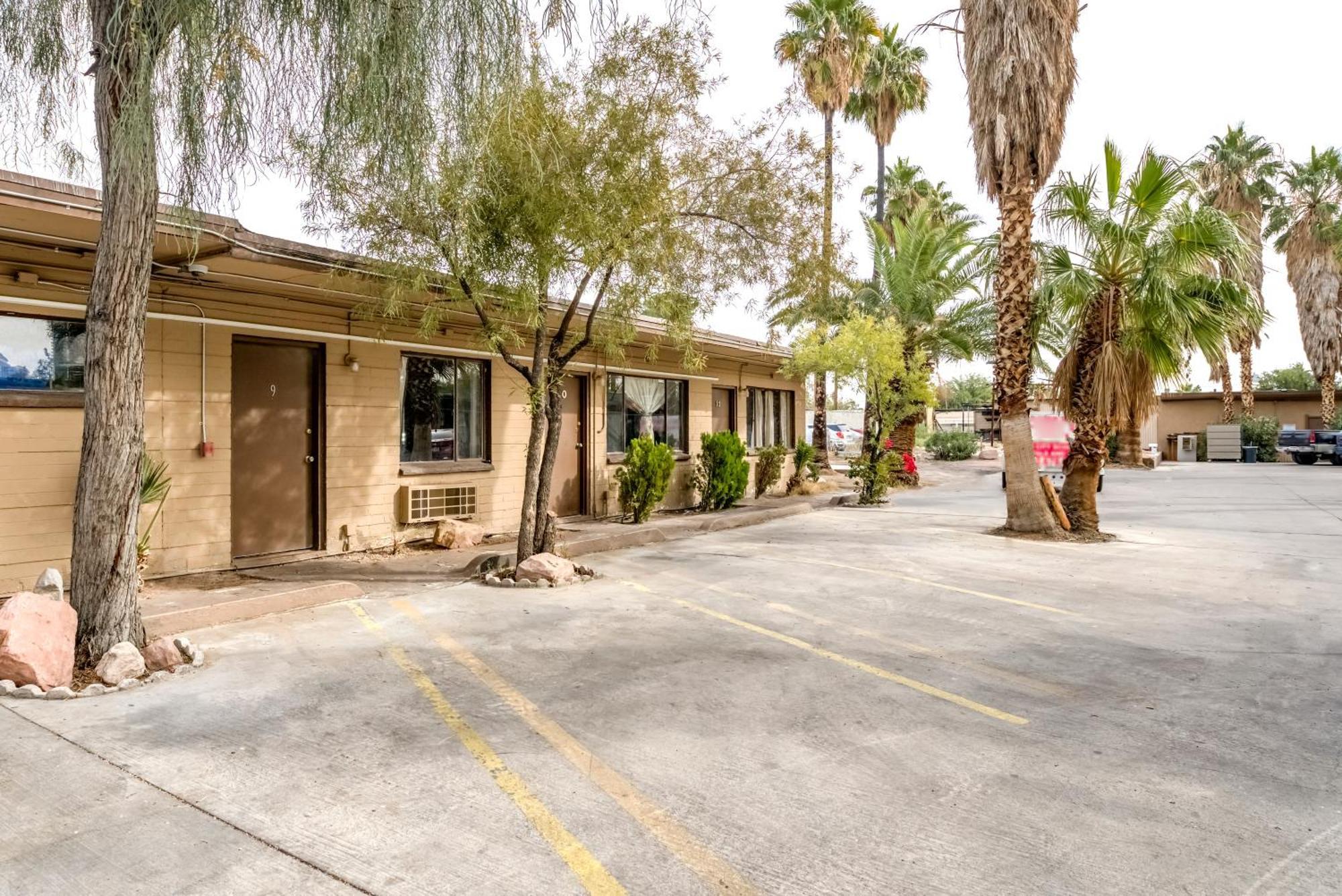 Oyo Oasis I-15 Hotel